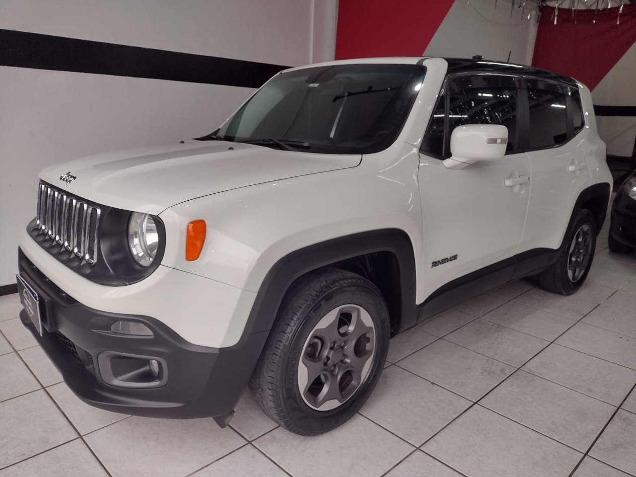 Foto 4 de Renegade 1.8 Sport