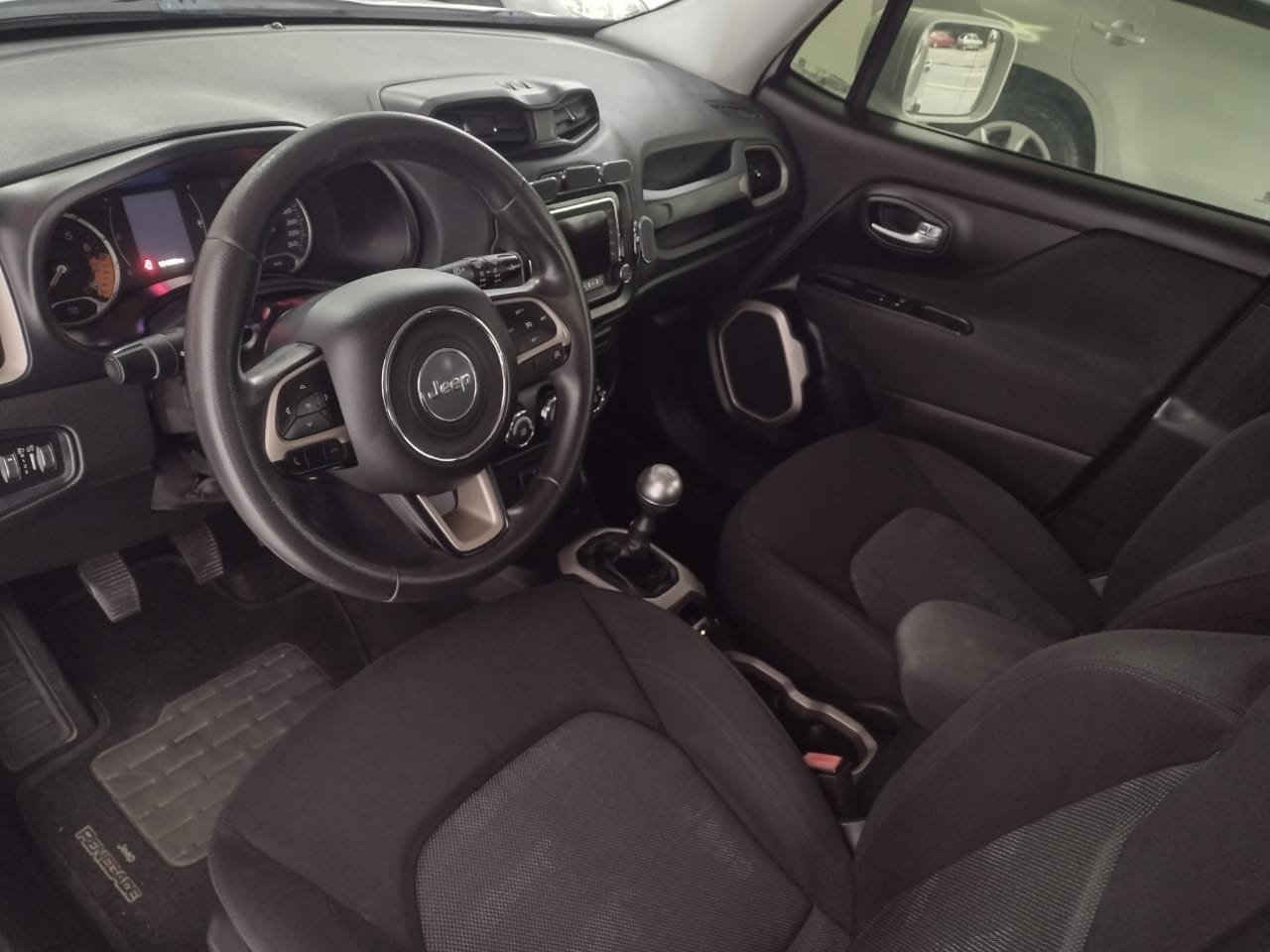 Foto 8 de Renegade 1.8 Sport